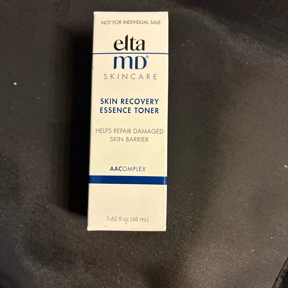 EltaMD Skin Recovery Essence Toner - White and Blue